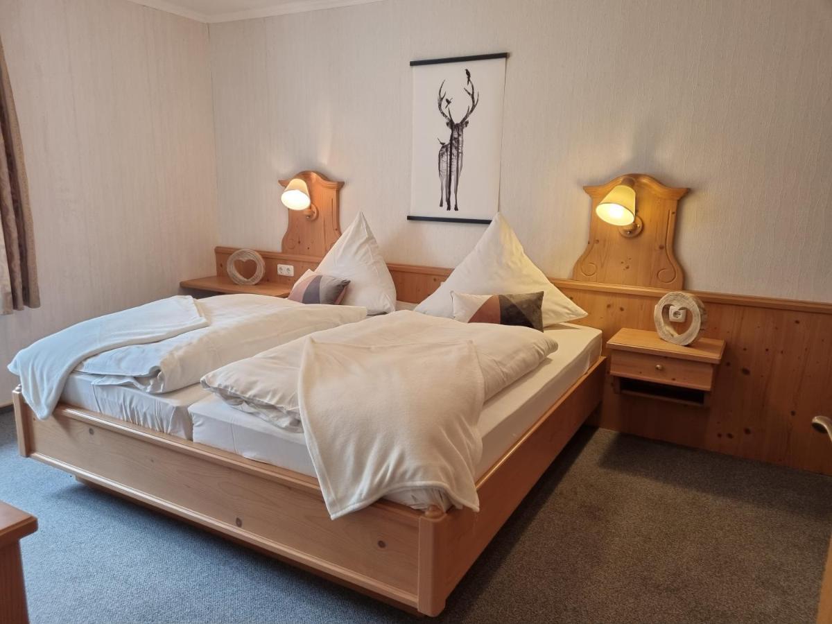 Landhotel Hof Barrl Schneverdingen Room photo